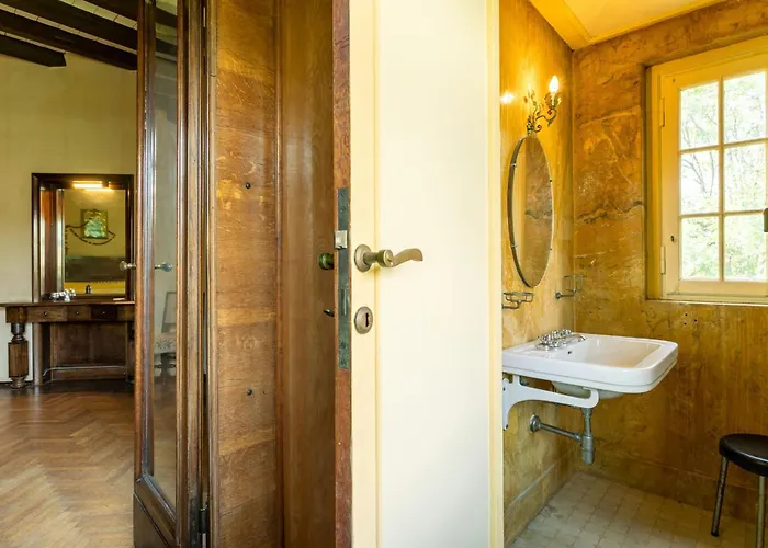 Rocchetta By Halldis Бозизио-Парини