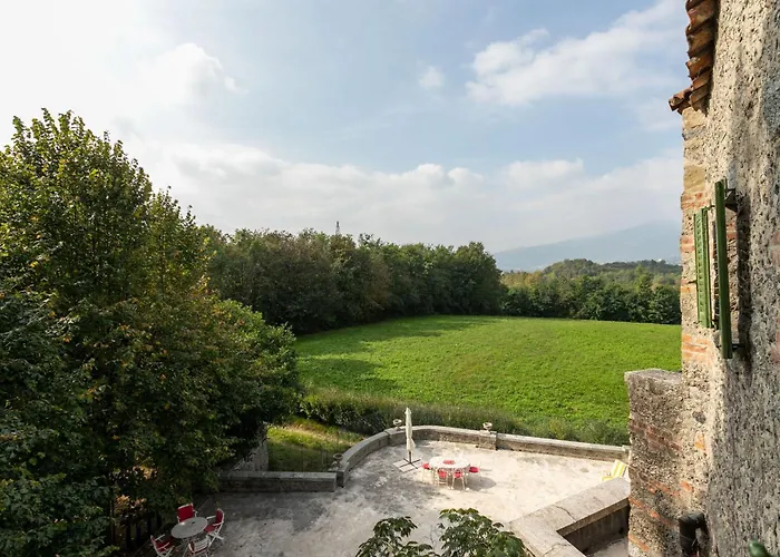 Rocchetta By Halldis *