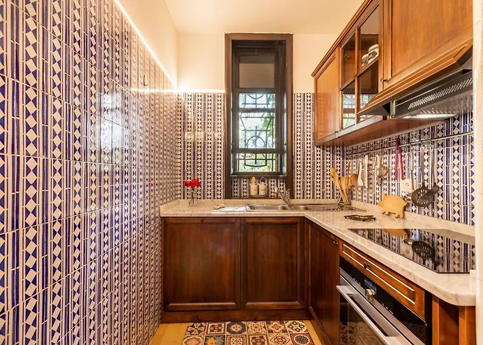 Rocchetta By Halldis *