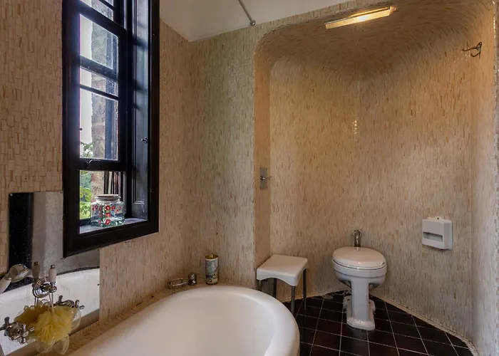 Rocchetta By Halldis Vila