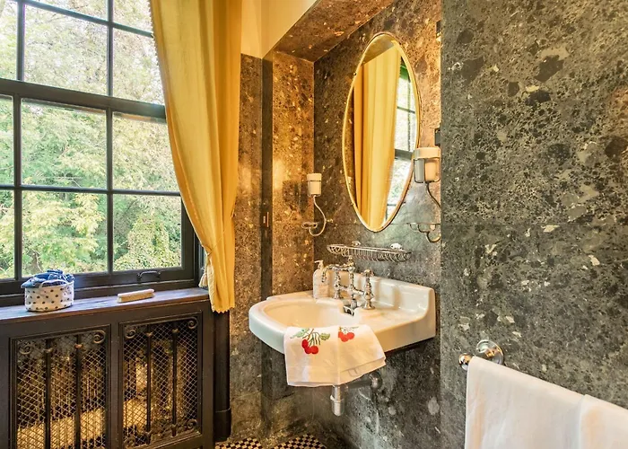 Rocchetta By Halldis Vila *