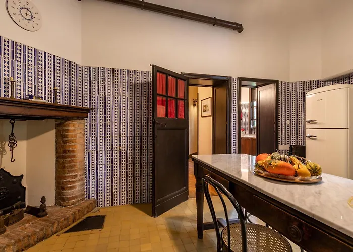 فيلة Rocchetta By Halldis Bosisio Parini