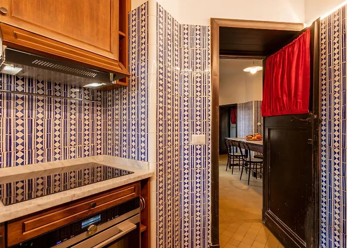 Rocchetta By Halldis *