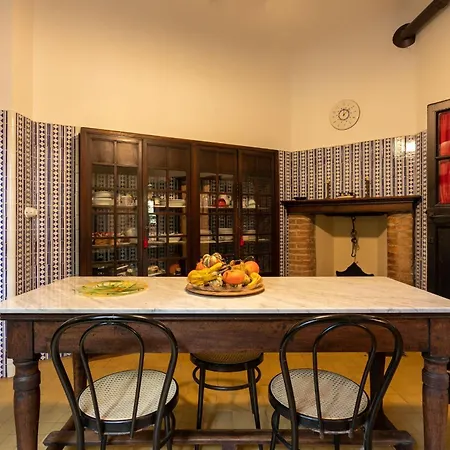 Rocchetta By Halldis Villa *