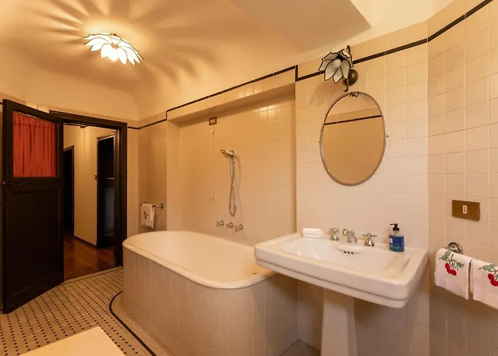 Rocchetta By Halldis Villa *